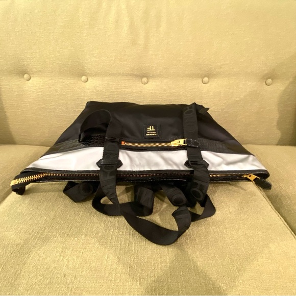 🔥TOM FORD FLAWLESS East-West Nylon Small Zip Tote Bag Gold Zipper EUC Rare 2022 - Picture 4 of 16